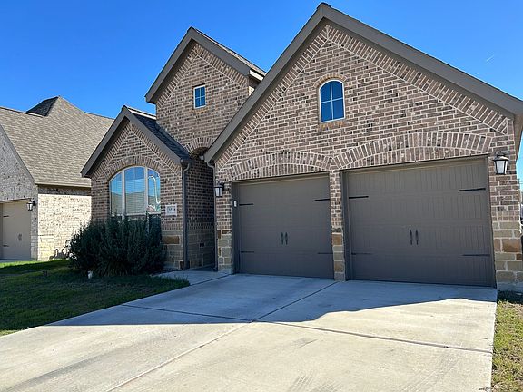 2nd image of 3228 Arroyo Del Sol