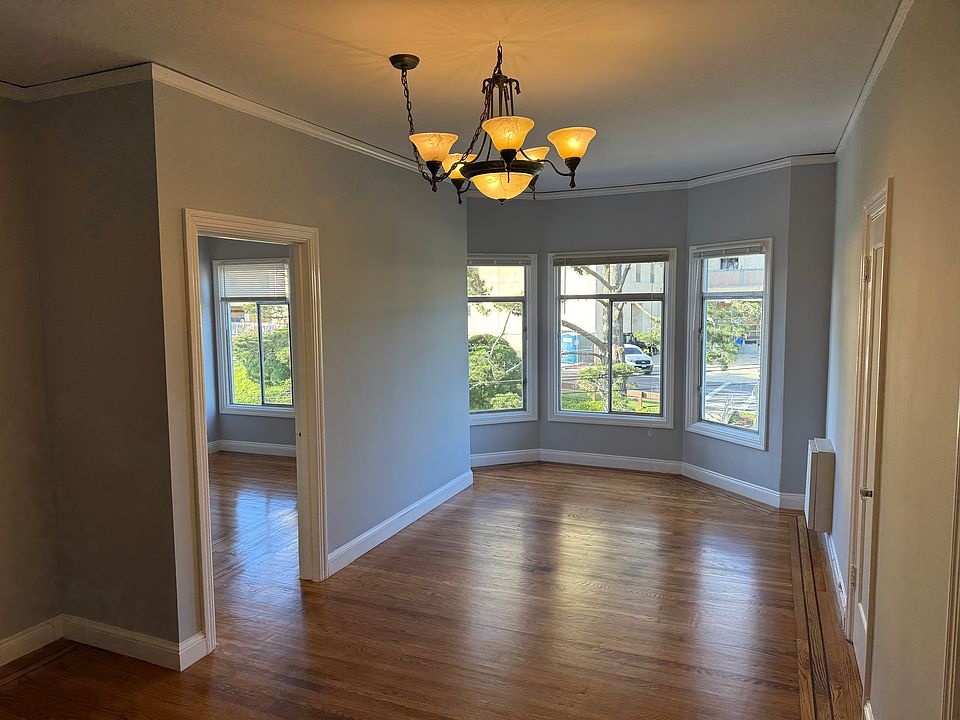 1st image of 401 43rd Ave #204