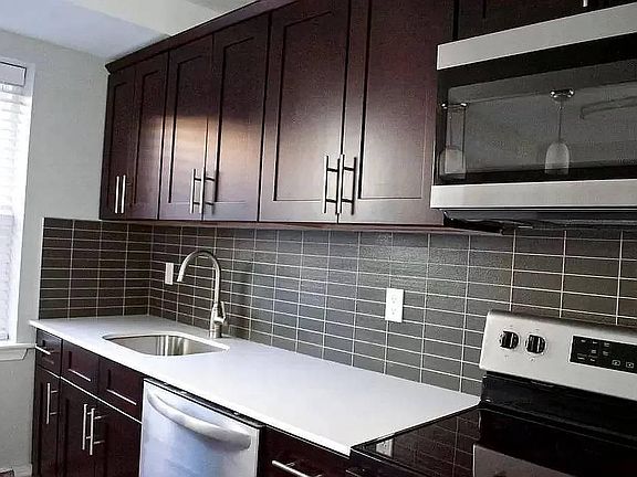 5th image of 689 W Walnut Ln #B1