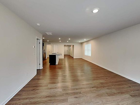 4th image of 7218 Olive Coast St