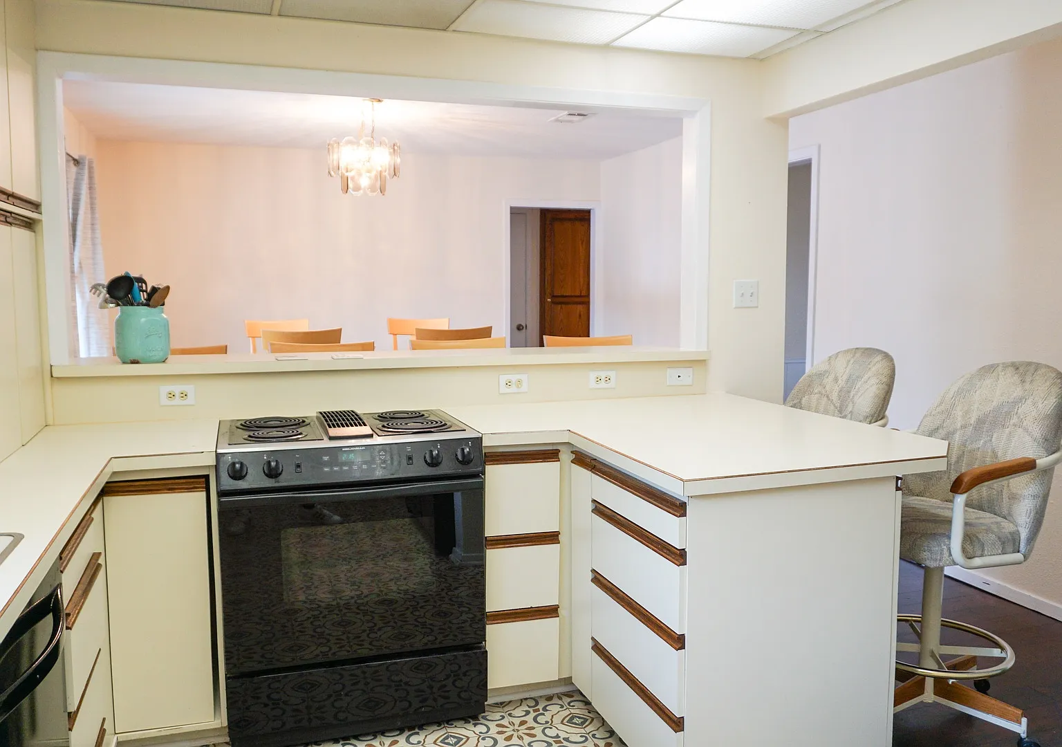 3 bed, 2506 sqft, $4,400 — Photo 4