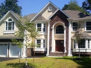 196 W Hegel Ave, Edison, NJ 08820