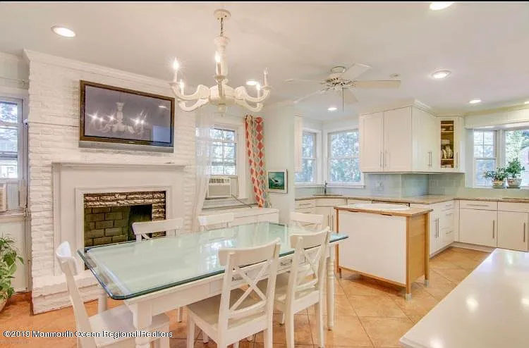 102 Lake Dr — Photo 8