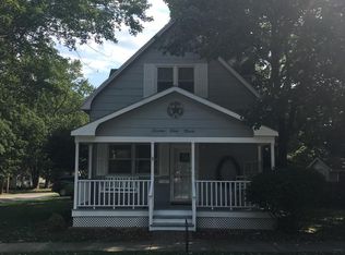 719 E Grant St, Monticello, IL 61856
