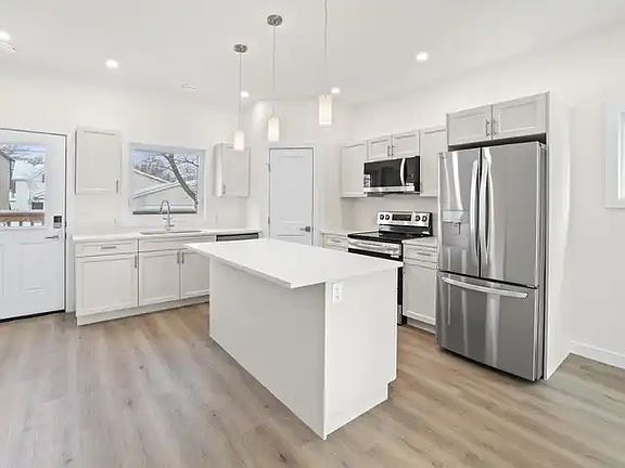 3rd image of 267 Devon Ave #1