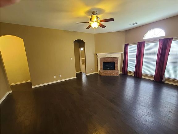 5th image of 1411 Brighton Dr