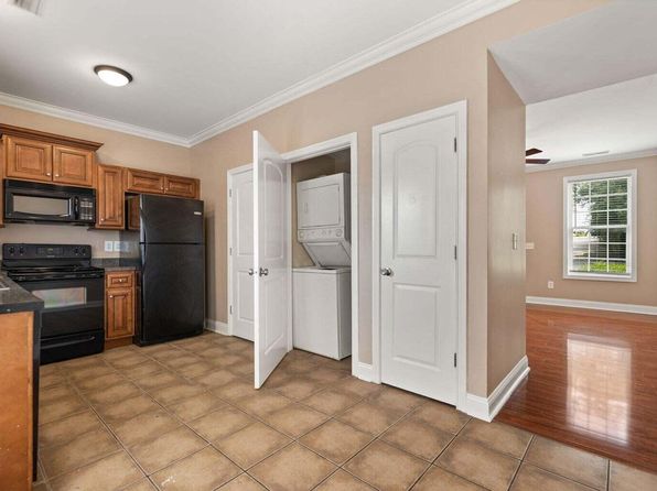 lexington-kentucky-446956486 picture