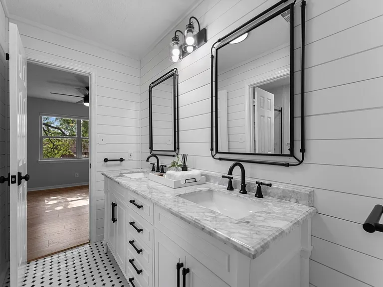 8911 Tranquil Park Dr — Photo 41