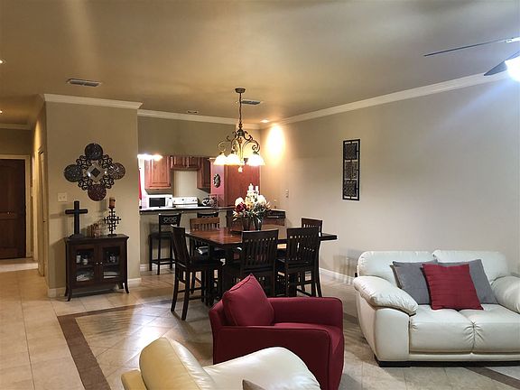 2nd image of 1609 Saldana Ave Unit 101