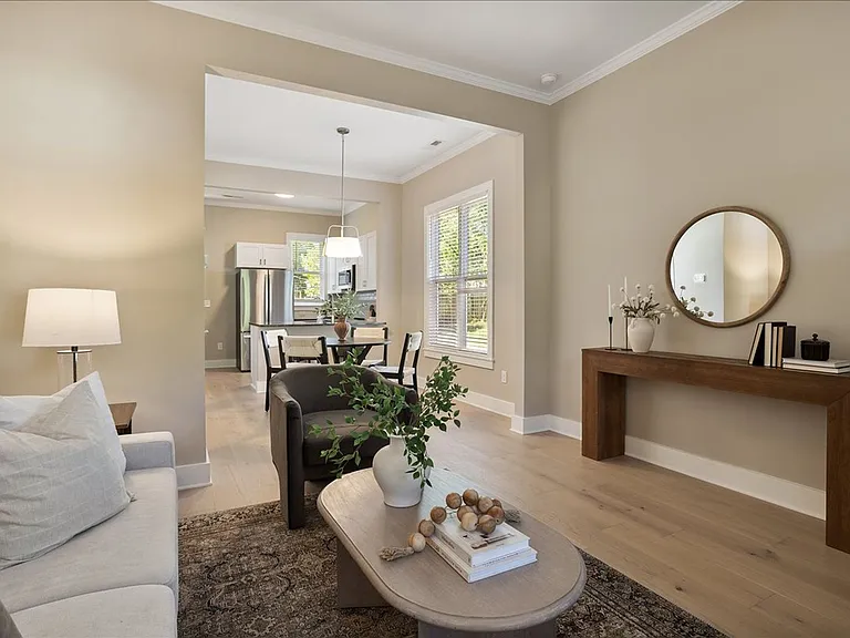 320 Gray Ave #A — Photo 8