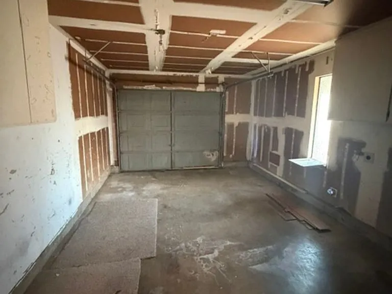 1643 Ashley Ave — Photo 6