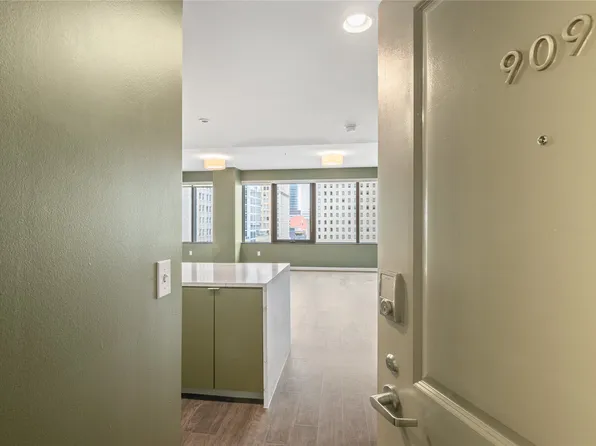 1200 Main St APT 909, Dallas, TX 75202