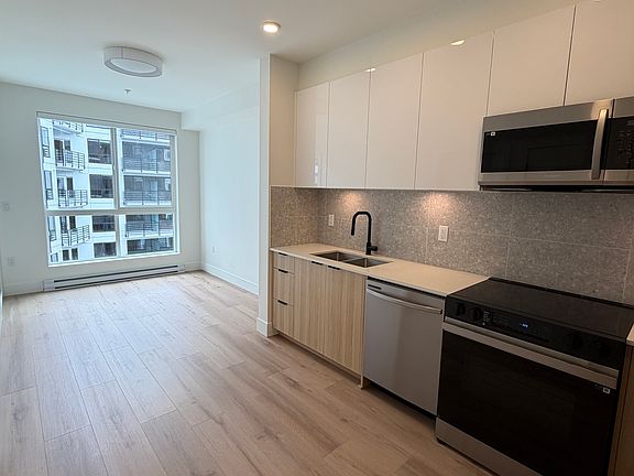 4th image of 20769 Fraser Hwy #428