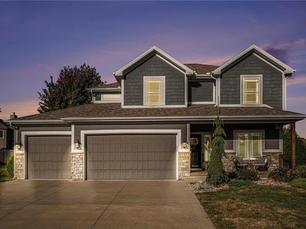 18104 Guinevere Ct, Smithville, MO 64089