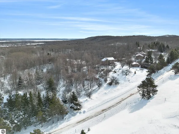 0 Orchard Ln, Beulah, MI 49617