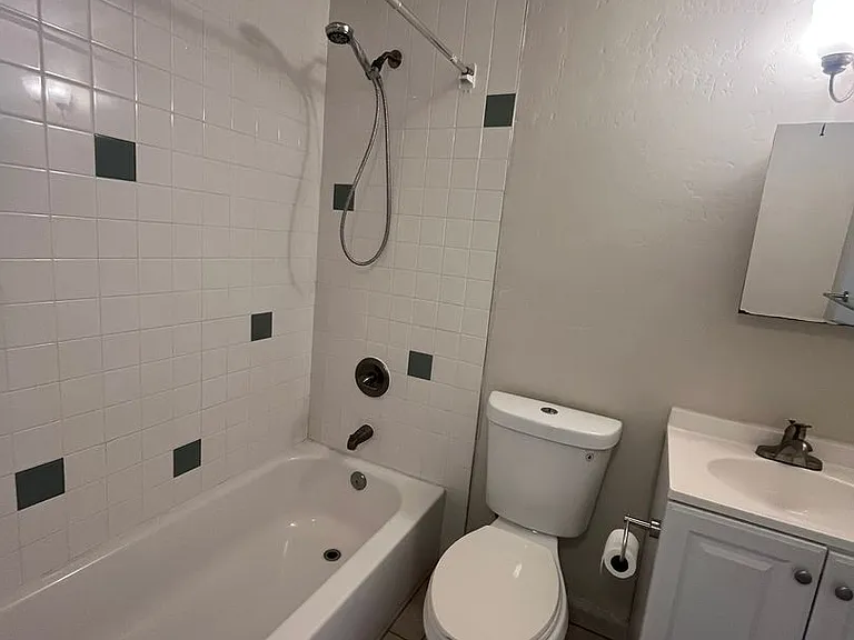 553-557 Silver Strand Blvd — Photo 9