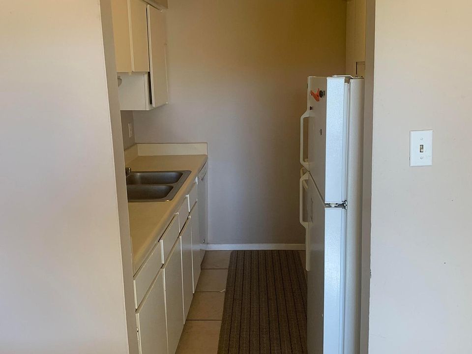 1st image of 4601 Carlisle Blvd NE APT F6