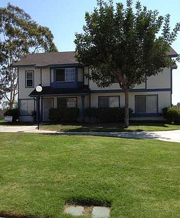 2nd image of 1557 Manzana Way