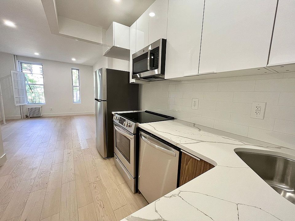 1st image of 231 E 5th St APT 3