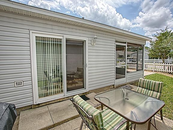 3rd image of 17465 SE 82nd Roslyn Ct