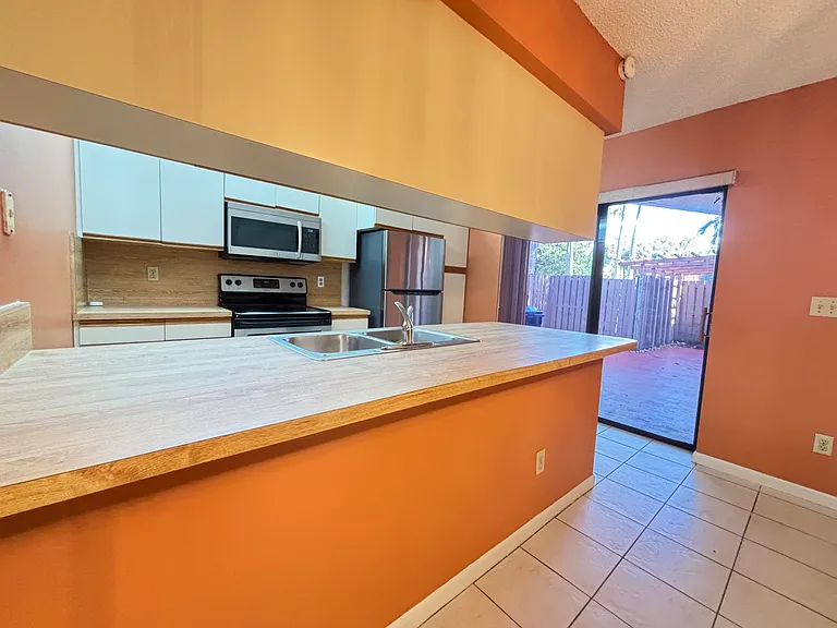 1701 S Coral Ter #1701 — Photo 4