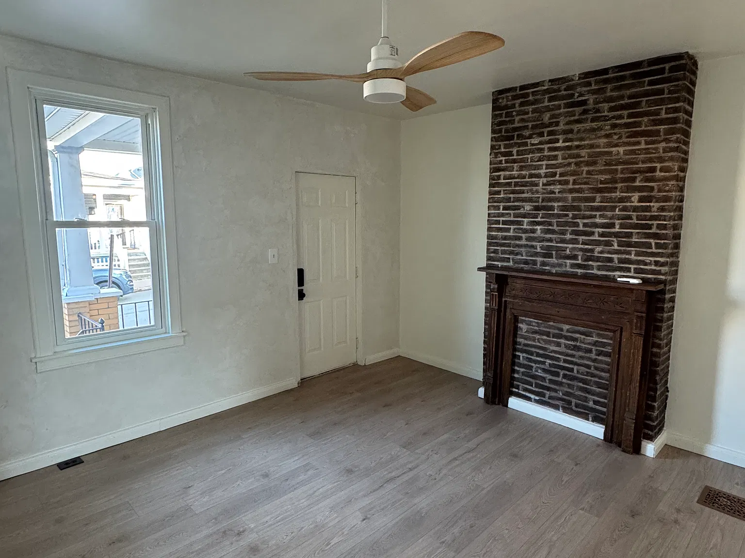 550 Grove St — Photo 4