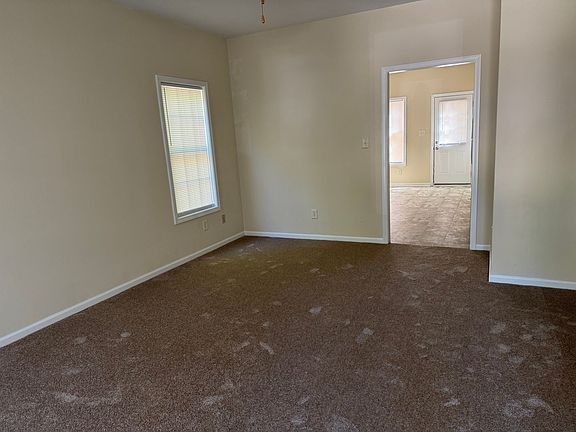 2nd image of 1201 Stoneridge Ln