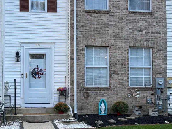 19 Dunmoor Ct N, Hamilton, NJ 08690
