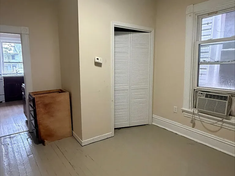 618 S Laurel St — Photo 9