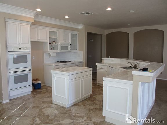 5th image of 28103 Highwood Ct