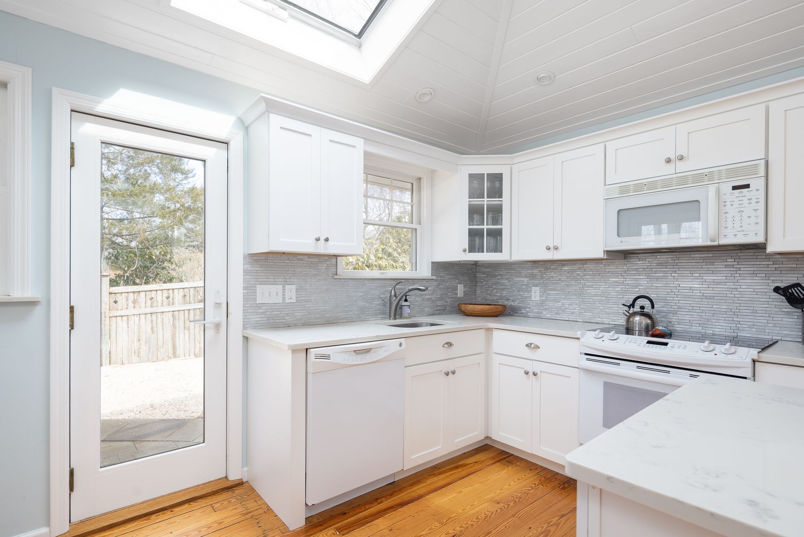  Bright White Kitchen