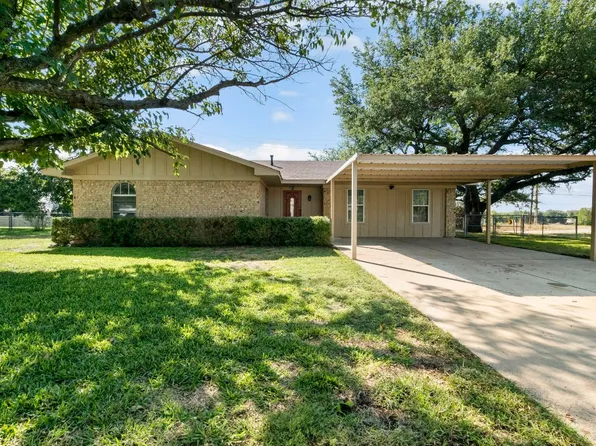 1490 Kaylock St, Stephenville, TX 76401