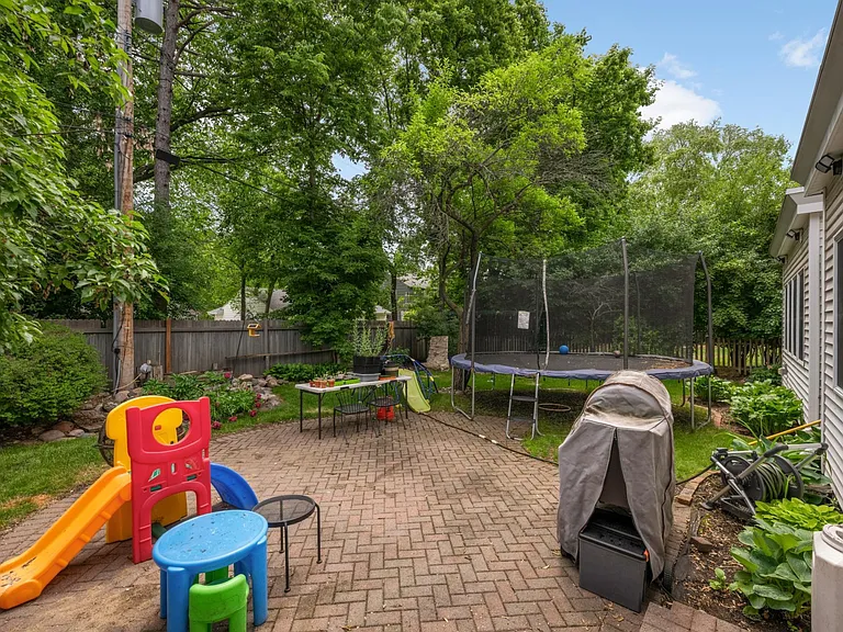 2837 Glenhurst Ave — Photo 27