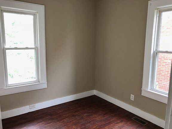 4th image of 307 Hillcrest Dr