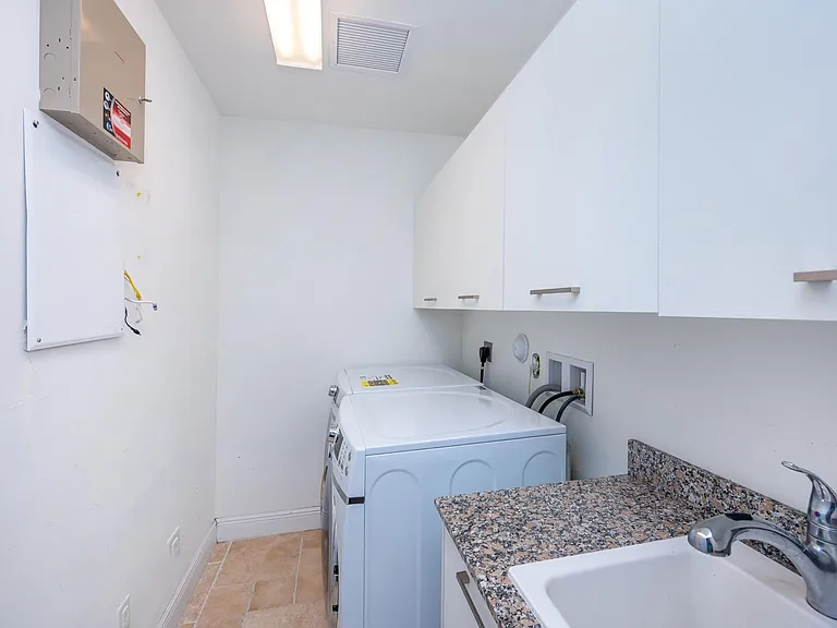 5157 NW 85th Ave — Photo 22