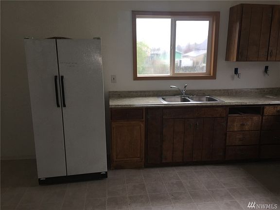 2nd image of 1023 W Marion St