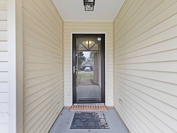 4th image of 4519 Parkwood Ln