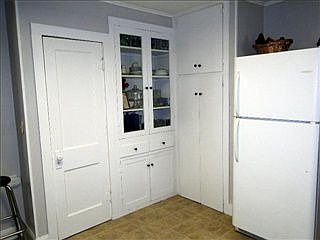 5th image of 1205 N Market Ave