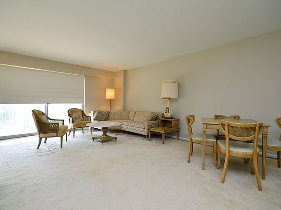 5th image of 7061 N Kedzie Ave Suite 604