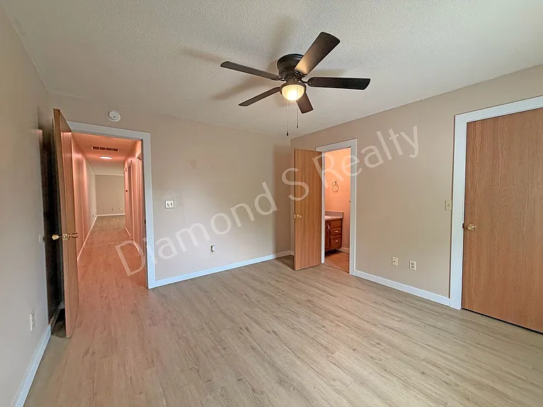 1508 W Rainey Duplex — Photo 16