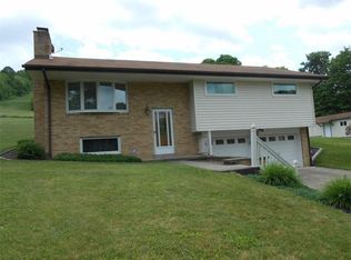 68 Baker Station Rd, Washington, PA 15301