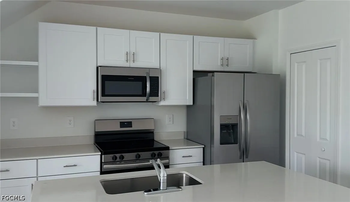 3 bed, 2.5 bath, 1700 sqft, $1,850 — Photo 4