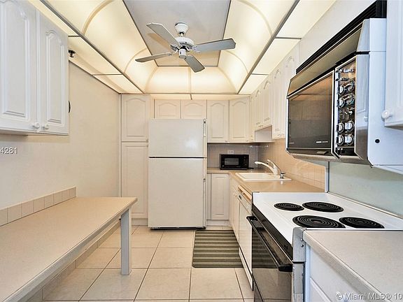 5th image of 20225 NE 34th Ct APT 416