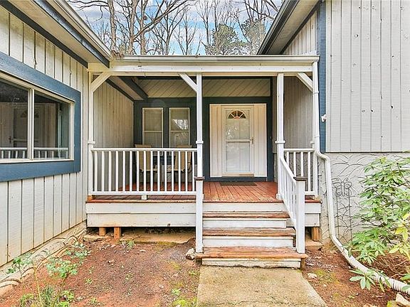 3rd image of 3082 Carmel Dr