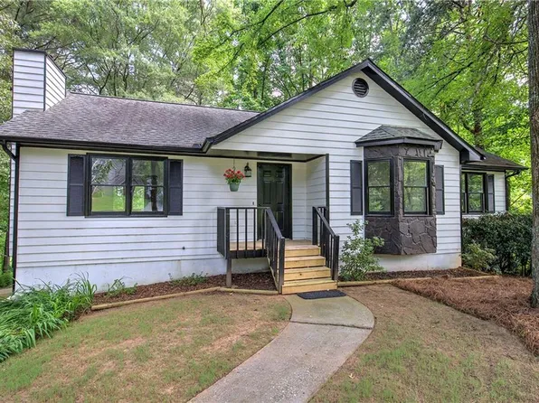 17 W Ridge Dr SE, Cartersville, GA 30121