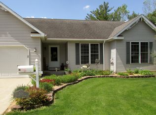 560 Canaris St, Constantine, MI 49042