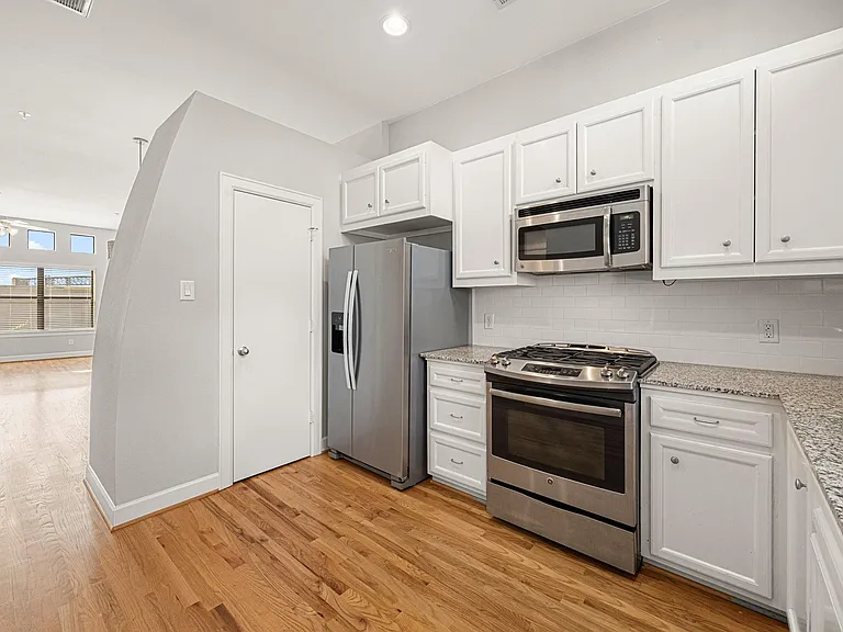 7650 Springhill St #601 — Photo 11
