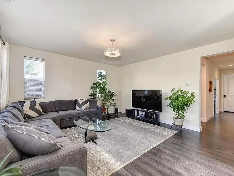 1393 Folsom Meadows Cir — Photo 4