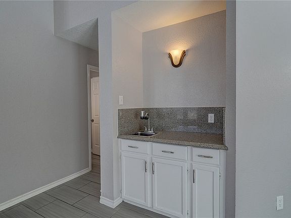 5th image of 15021 Tesoro Dr