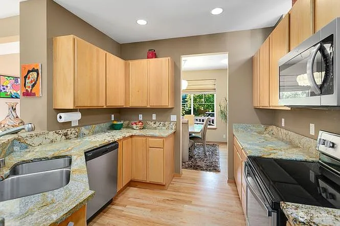 7310 Douglas Ave SE — Photo 9